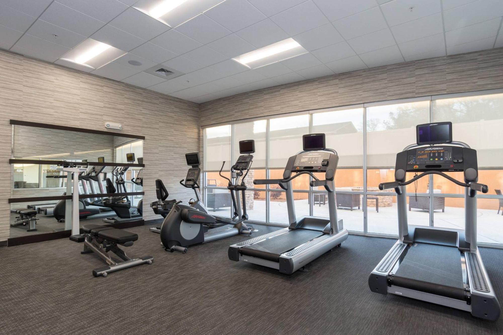 Courtyard By Marriott Fayetteville Fort Liberty - Спринг-Лейк Экстерьер фото