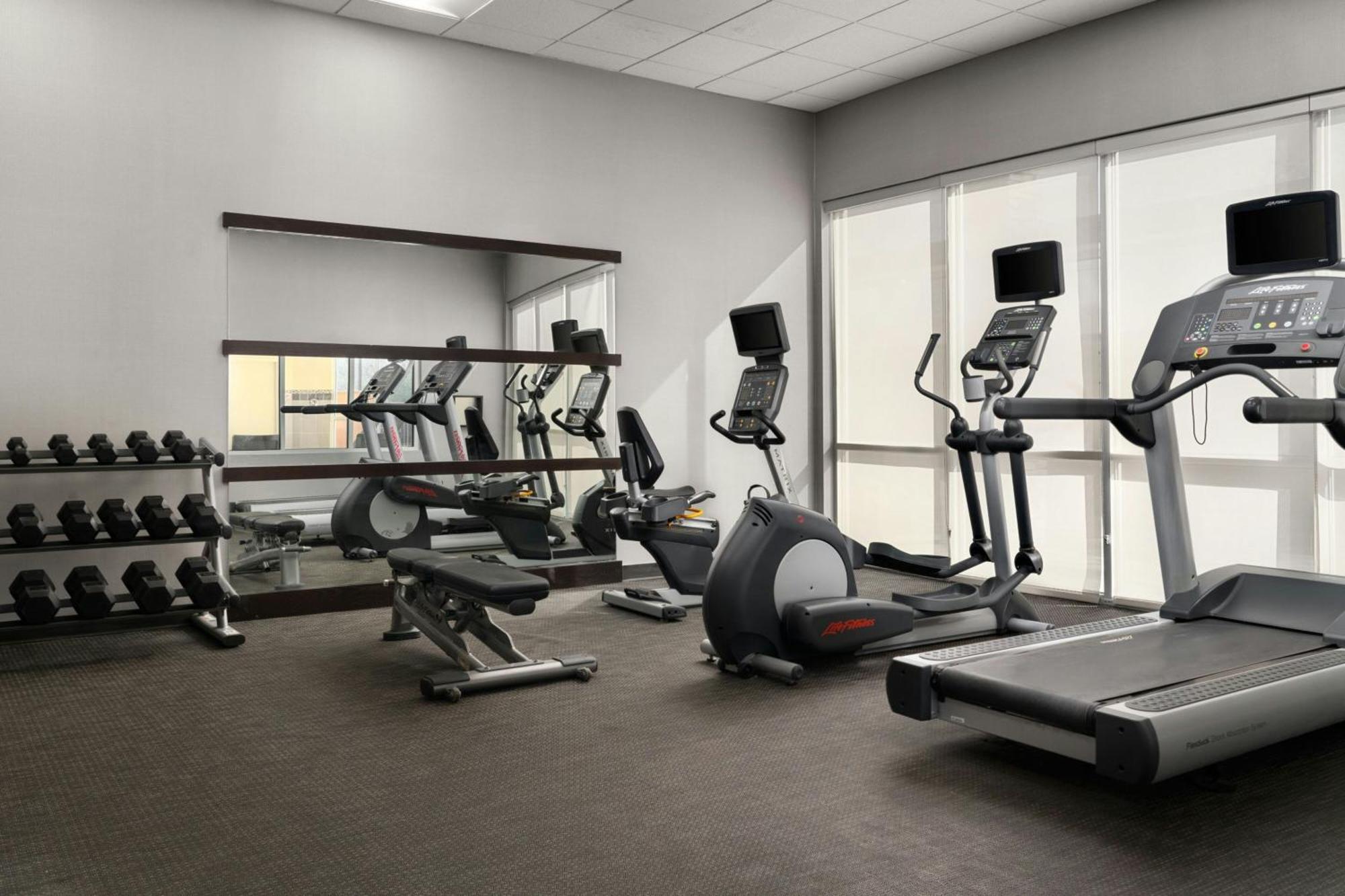 Courtyard By Marriott Fayetteville Fort Liberty - Спринг-Лейк Экстерьер фото