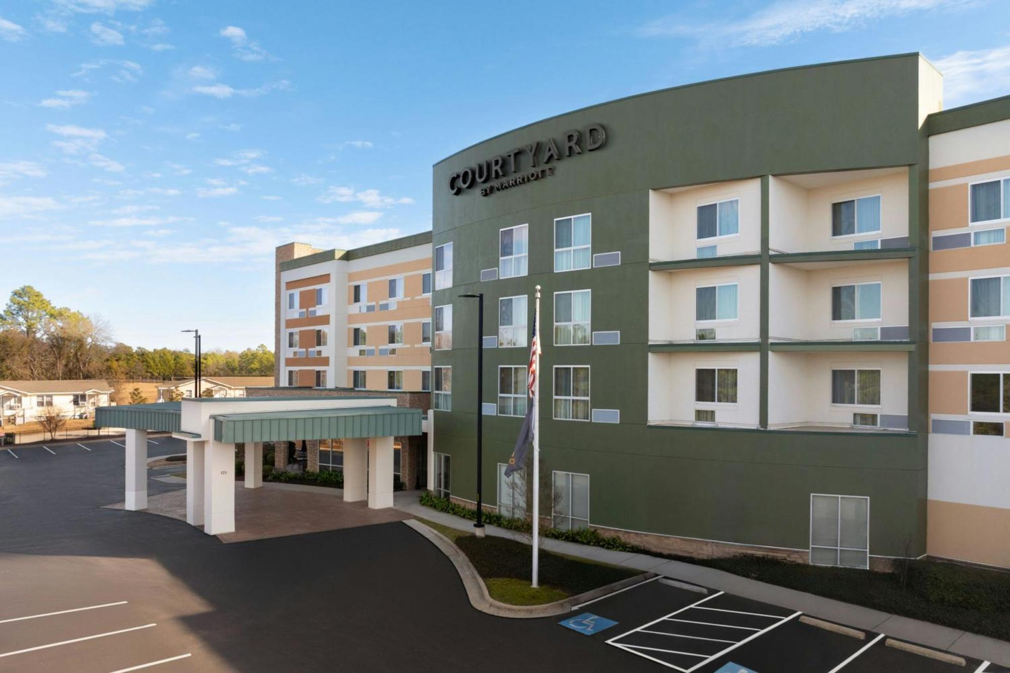 Courtyard By Marriott Fayetteville Fort Liberty - Спринг-Лейк Экстерьер фото