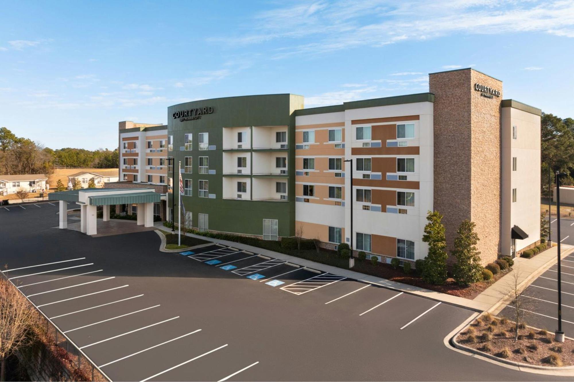 Courtyard By Marriott Fayetteville Fort Liberty - Спринг-Лейк Экстерьер фото